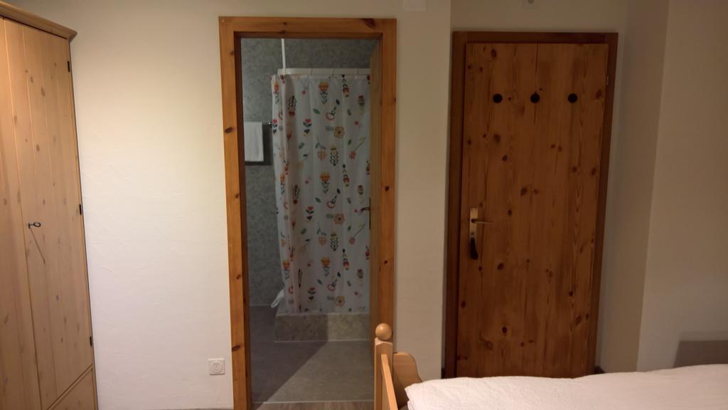 B&B Chasa Arfusch Ardez Bagian luar foto