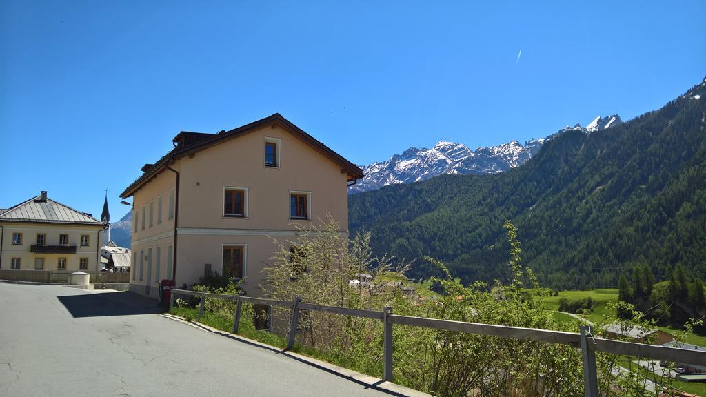 B&B Chasa Arfusch Ardez Bagian luar foto