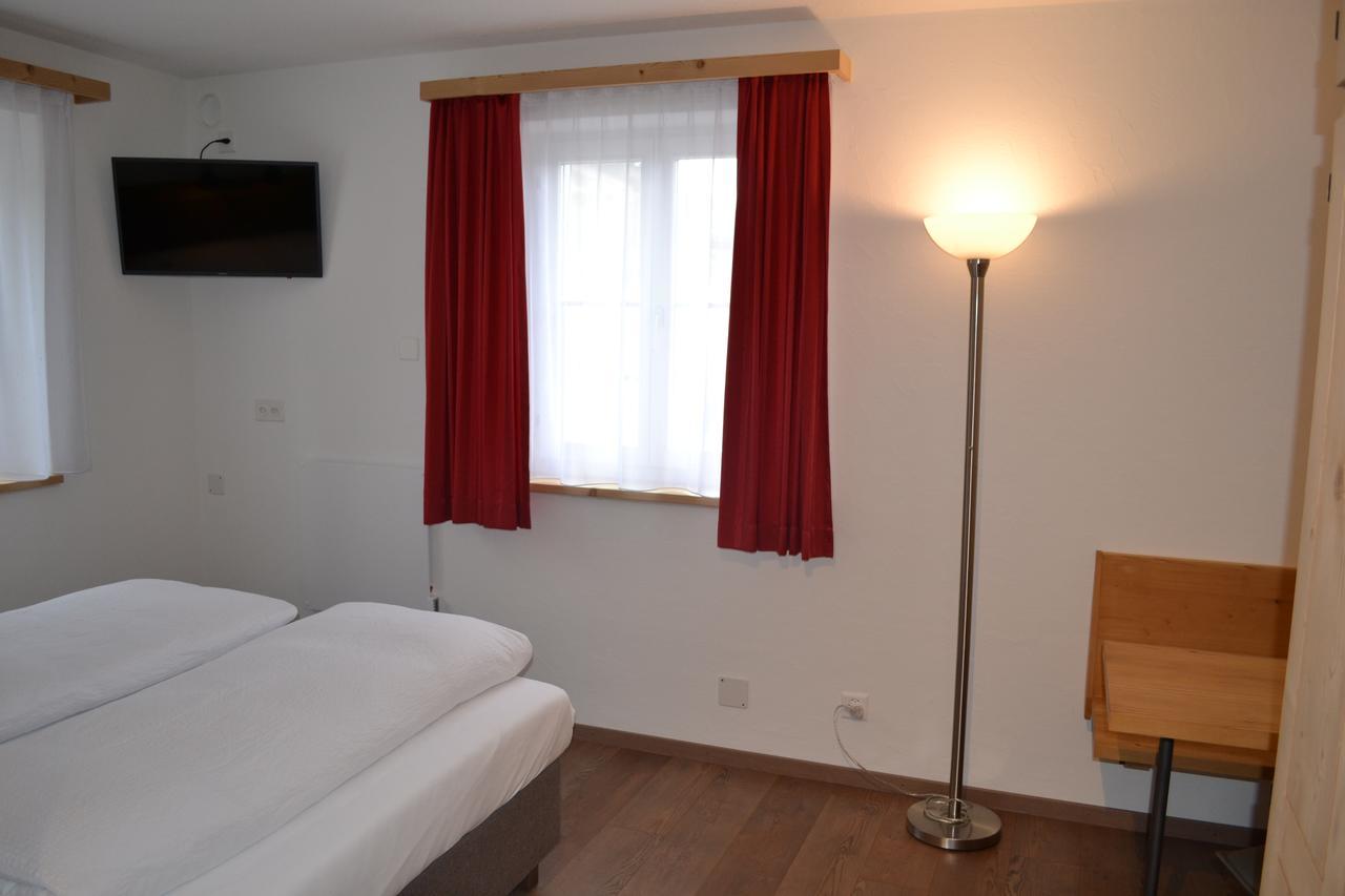 B&B Chasa Arfusch Ardez Bagian luar foto